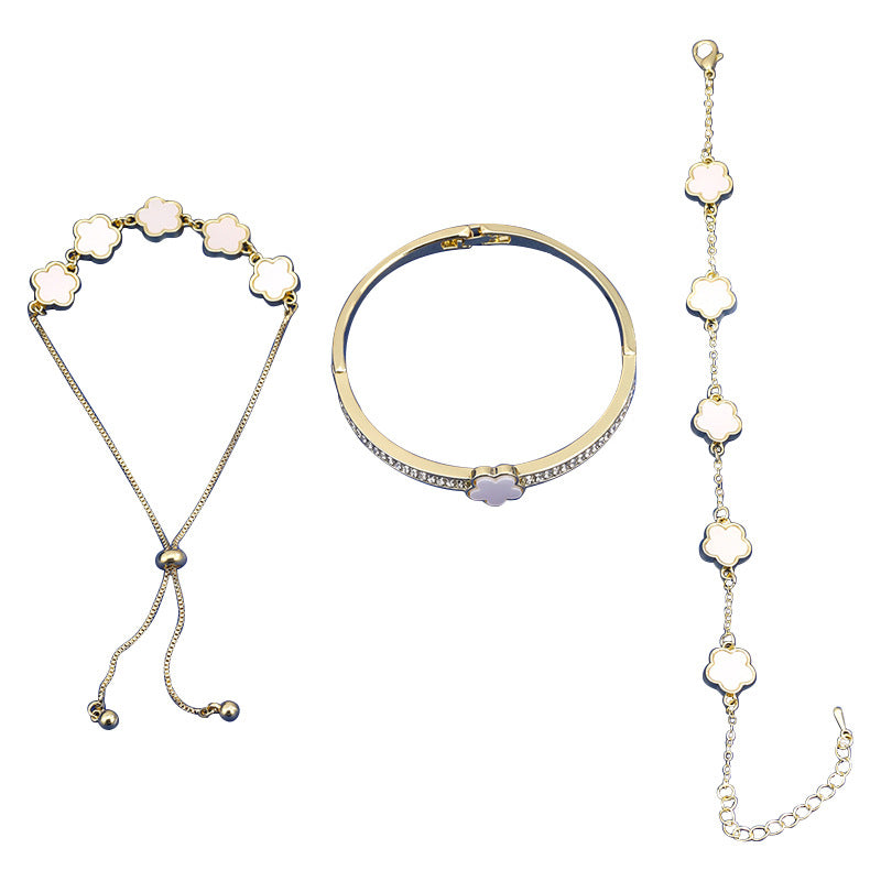 Glückliche Fünf-Blütenblatt-Blumen-Spitze-Armband Dreiteiliges Set für Damen