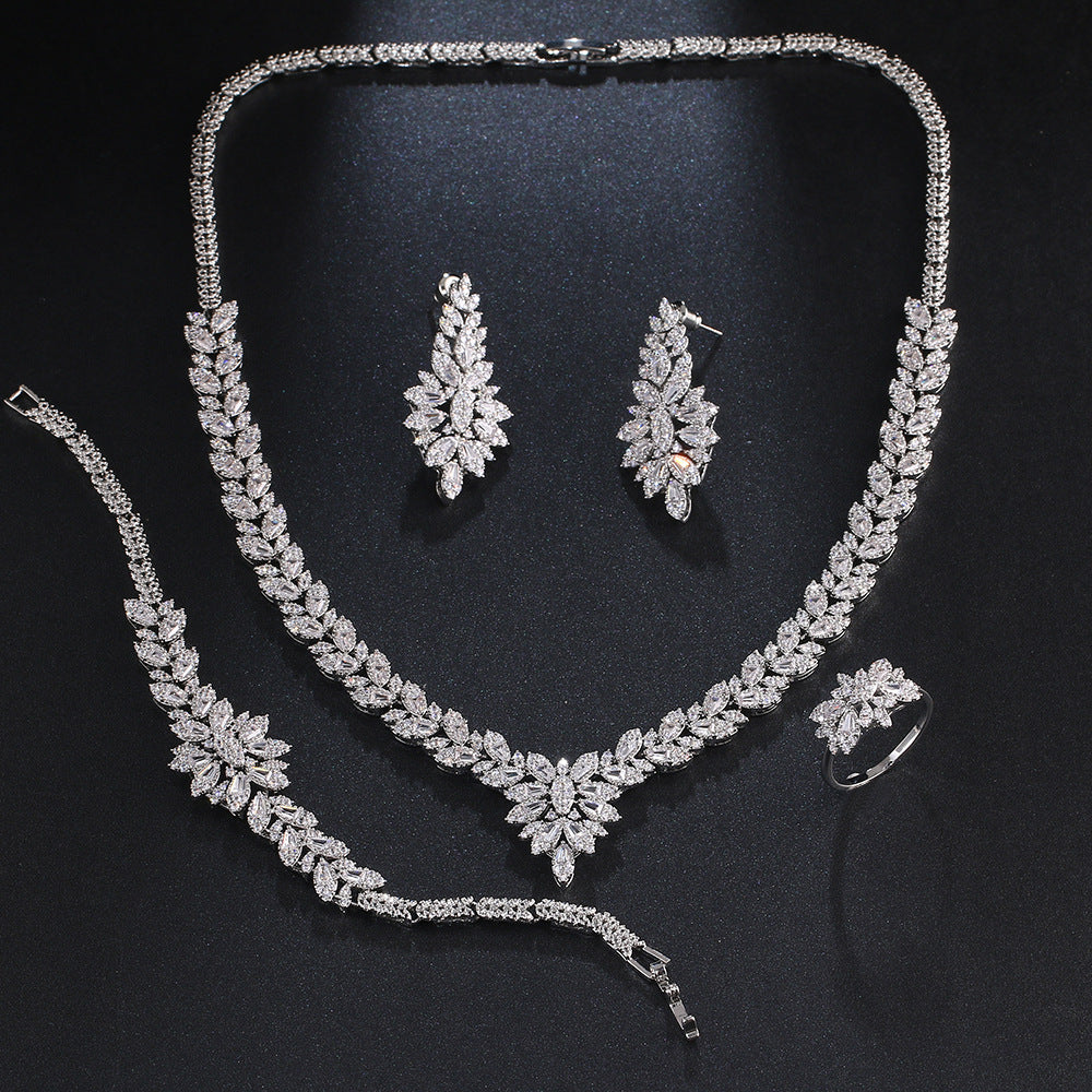 Brautschmuck-Set mit Zirkonia-Quastenohrringen