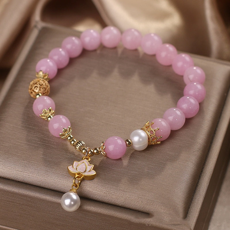 Natursteinarmband für Damen mit Lotus-Anhänger