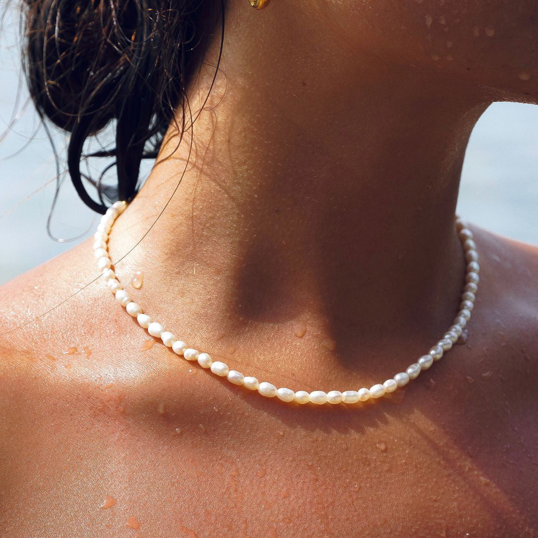 Collar de perlas de agua dulce naturales para mujer, estilo dulce y fresco, cadena de clavícula de lujo ligero, diseño minoritario