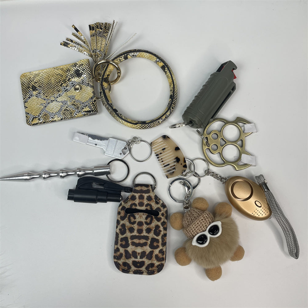 Traje de llavero con bolsa de pulsera de bola de lana con cordón