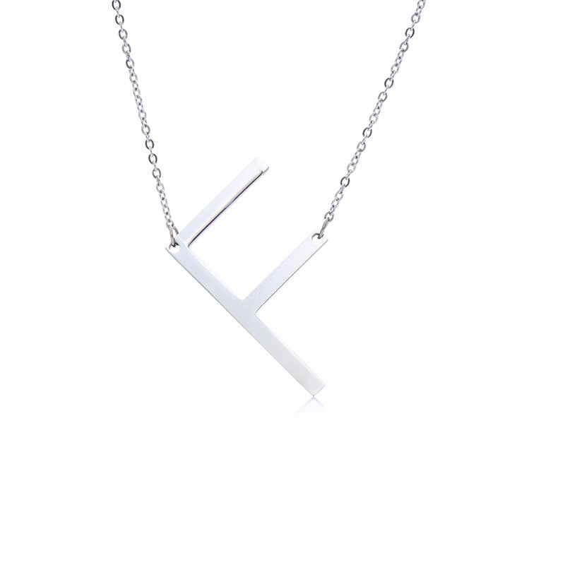 Fabuloso collar con colgante de letra inicial de acero inoxidable chapado en oro rosa