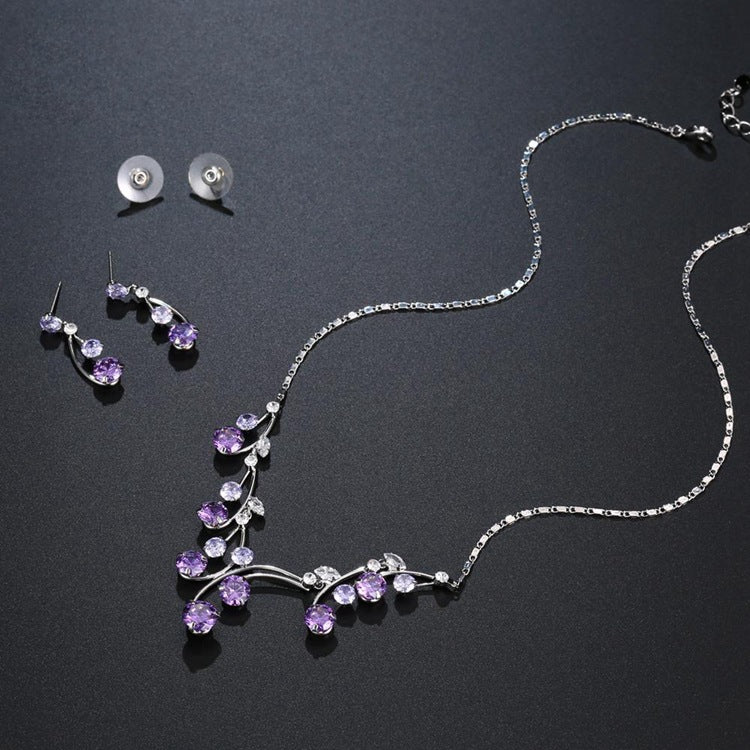 Lila Strass-Schmuckset mit Diamanten