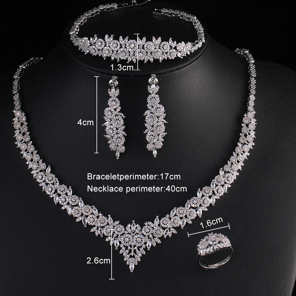Brautschmuck-Set mit Zirkonia-Quastenohrringen
