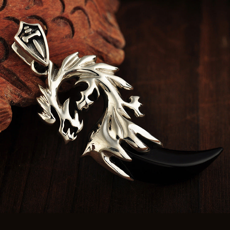 Kleiner schwarzer Silberschmuck Großhandel 925 Sterling Silber Ornament Schwarzer Achat Halbmondhahn Herrenmode Power Stil Personalisierter Anhänger