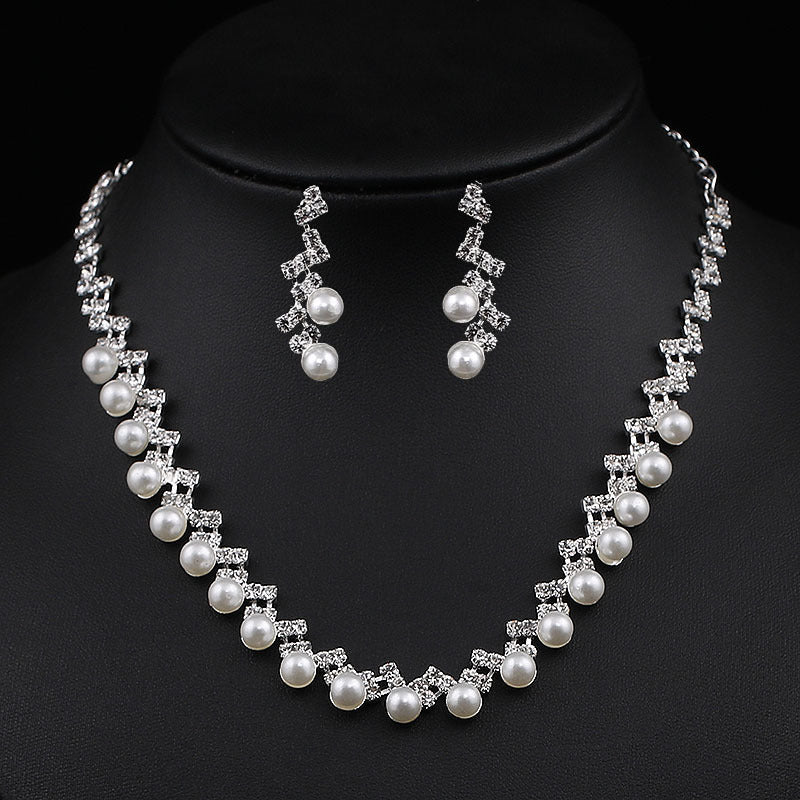 Elegantes Blitz-Strass-Perlen-Halsketten- und Ohrring-Set