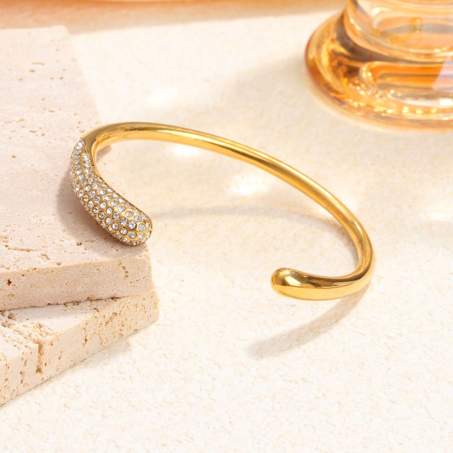 Brazalete de Zirconio de Color con Diamantes Completos de Acero Inoxidable Fundido Avanzado