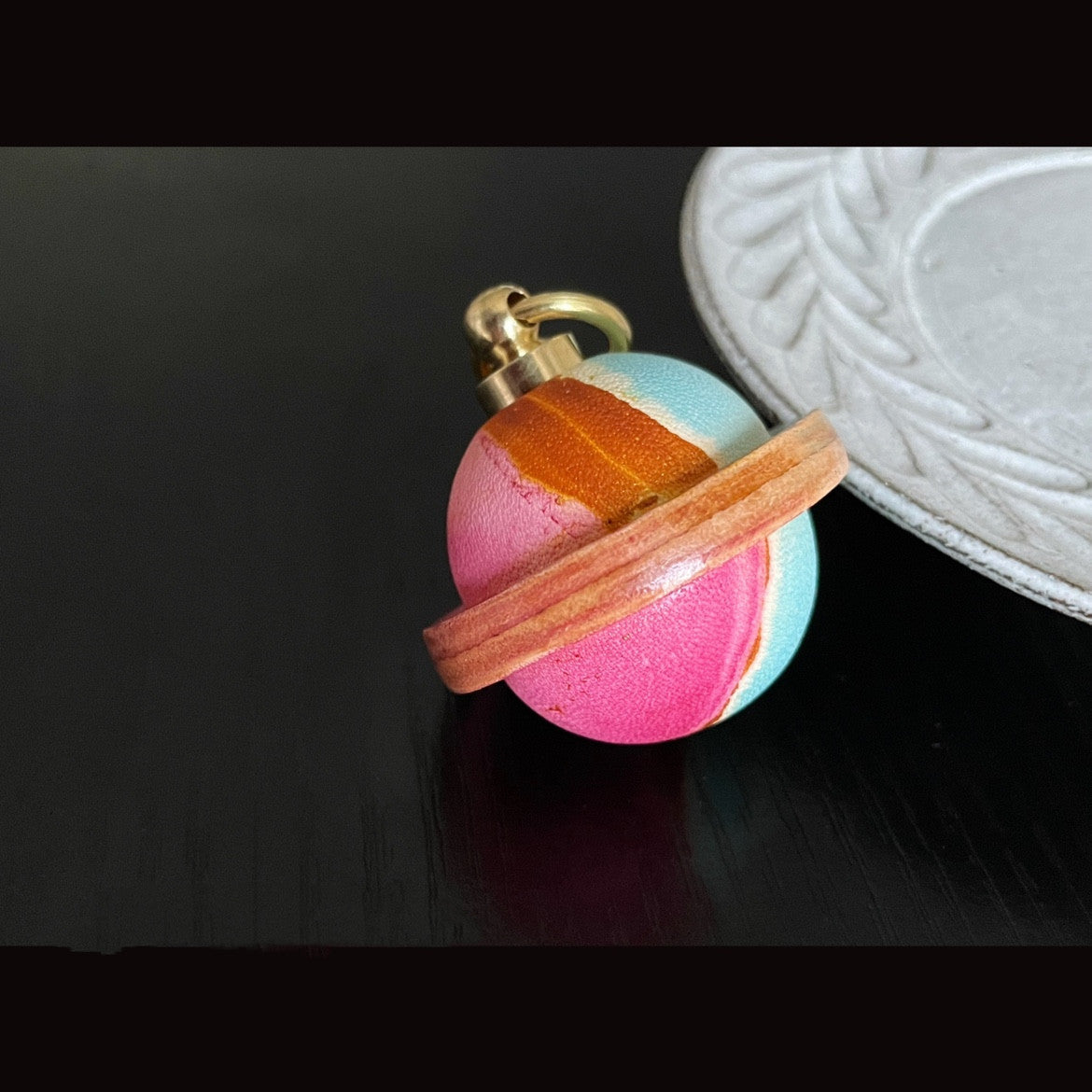 Login Planet Handmade Leather Car Keychain Ring Bell