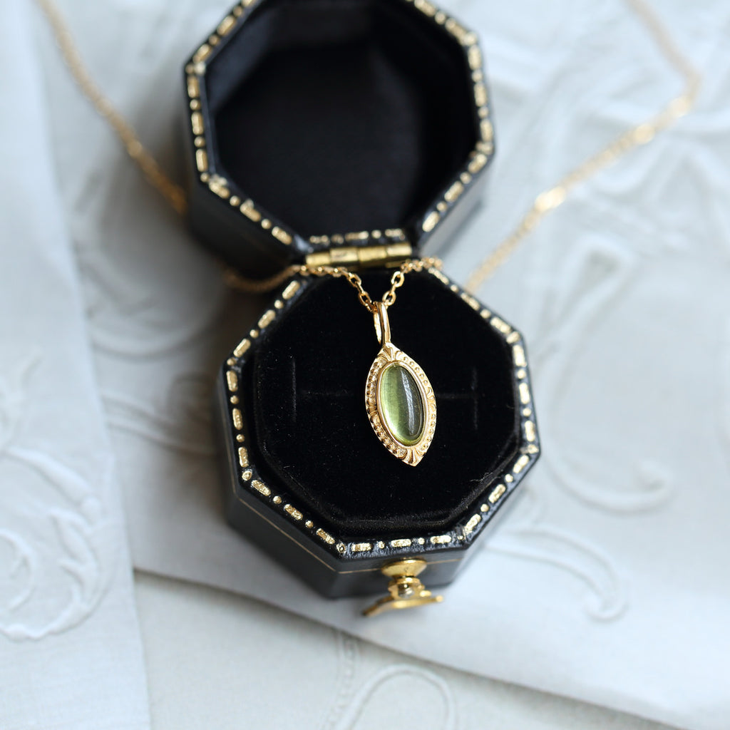 Green natural peridot necklace