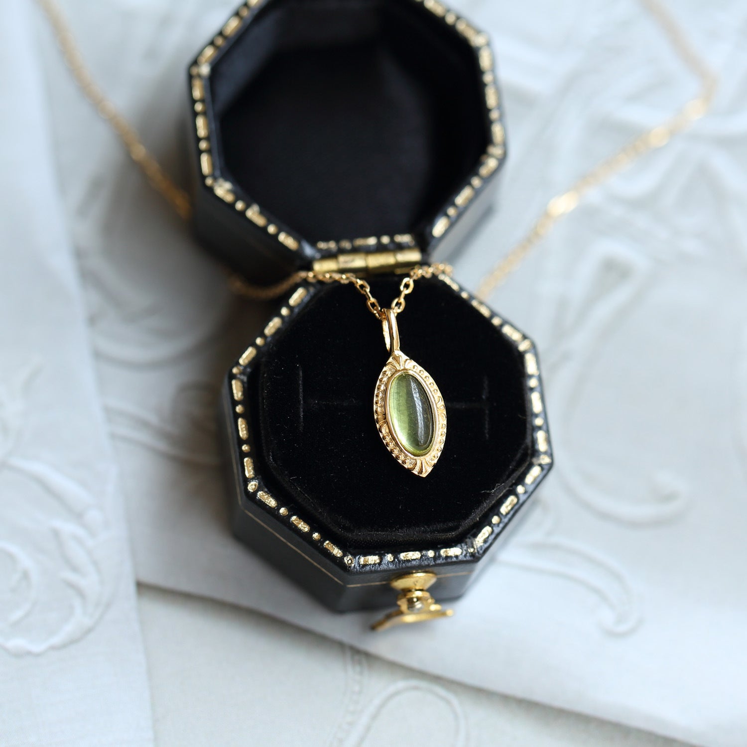 Green natural peridot necklace