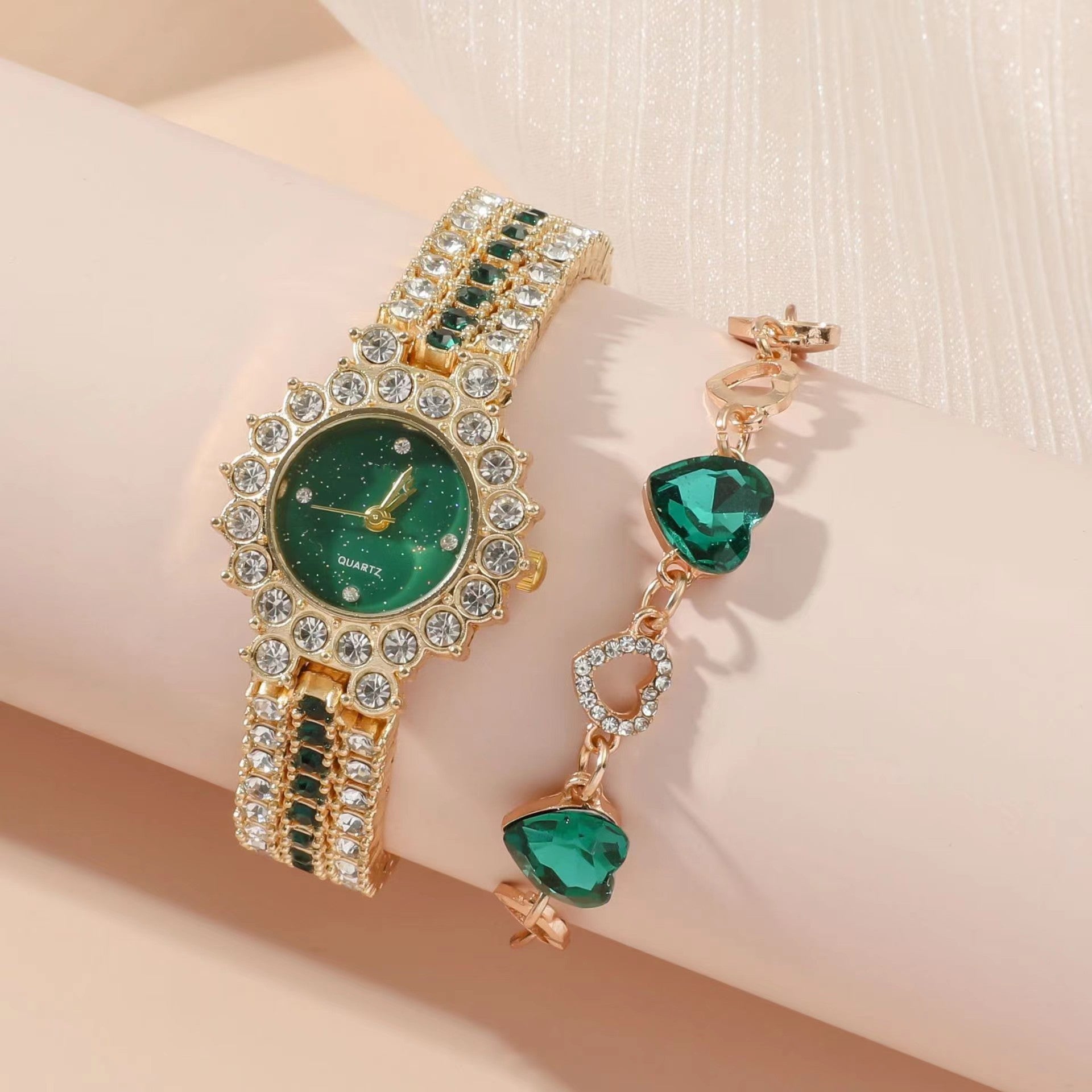 Beliebte kleine grüne Damen-Stahlband-Quarzuhr Ring Geschenkset Verpacktes Fünfteiliges Set