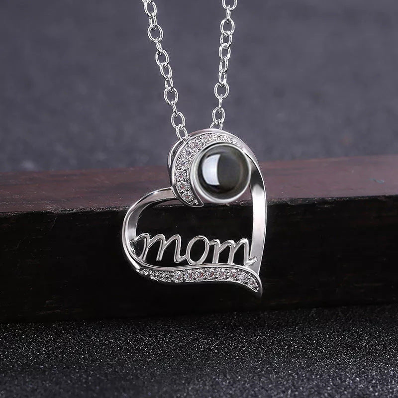 MOM Herzförmige Projektion Individuelle Foto-Halskette Geburtstagsgeschenk für Mutter Accessoires