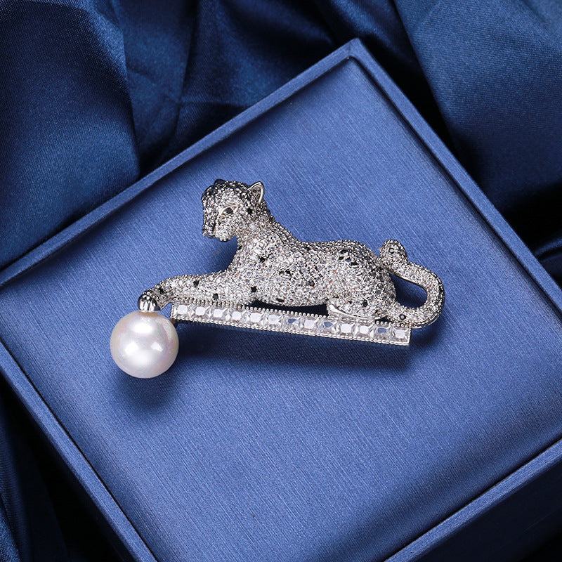 Broche de leopardo de cobre con micro circonitas, versión coreana, de moda