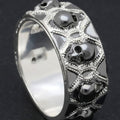 Anillos de calaveras negras malvadas