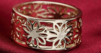 Individueller hohler Ring mit Muster