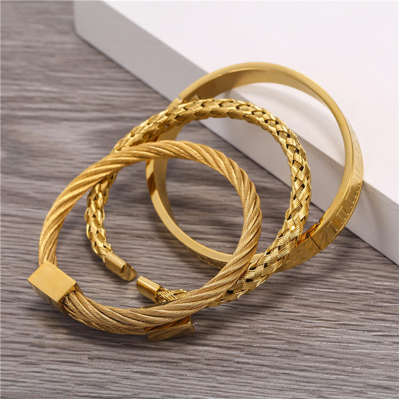 Tres pulseras de acero inoxidable