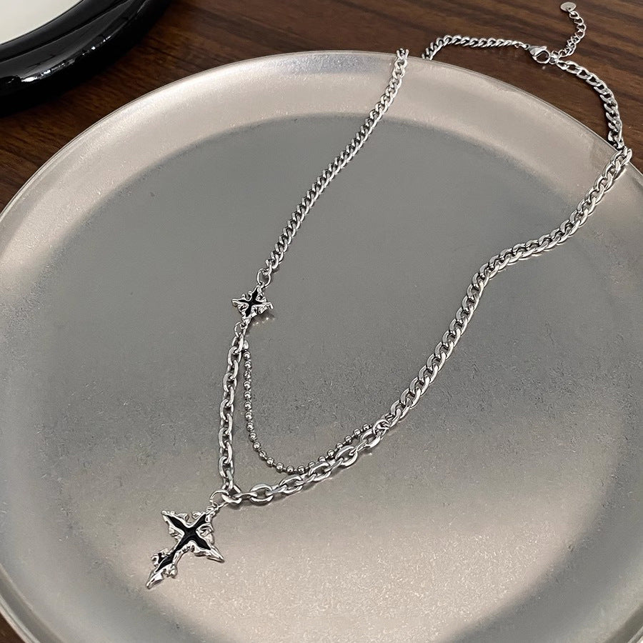 Dunkle Kreuz Halskette Herren Modeaccessoires