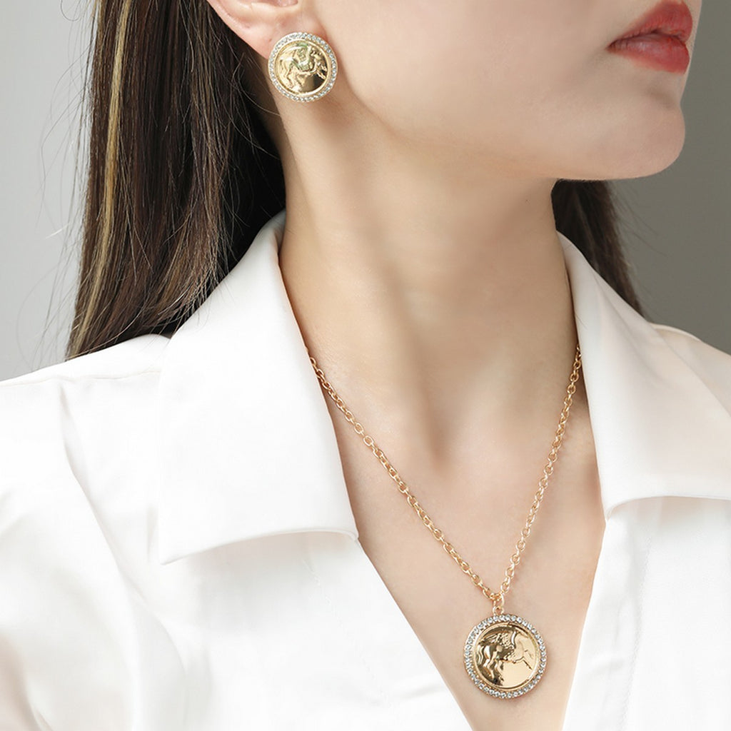 Juego de collar y pendientes con relieve de figura de Pegaso en moneda antigua