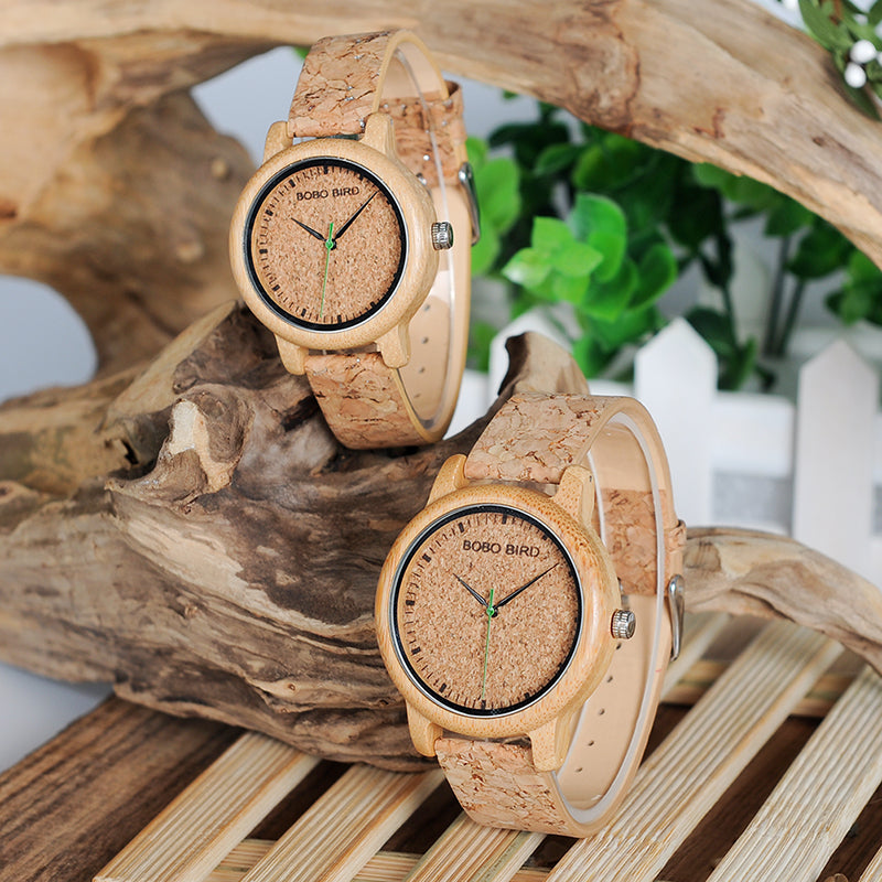 Uhren aus Bambus und Holz