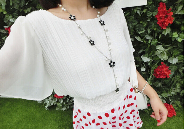 Blumenkette mit fünfblättrigem Perlenanhänger