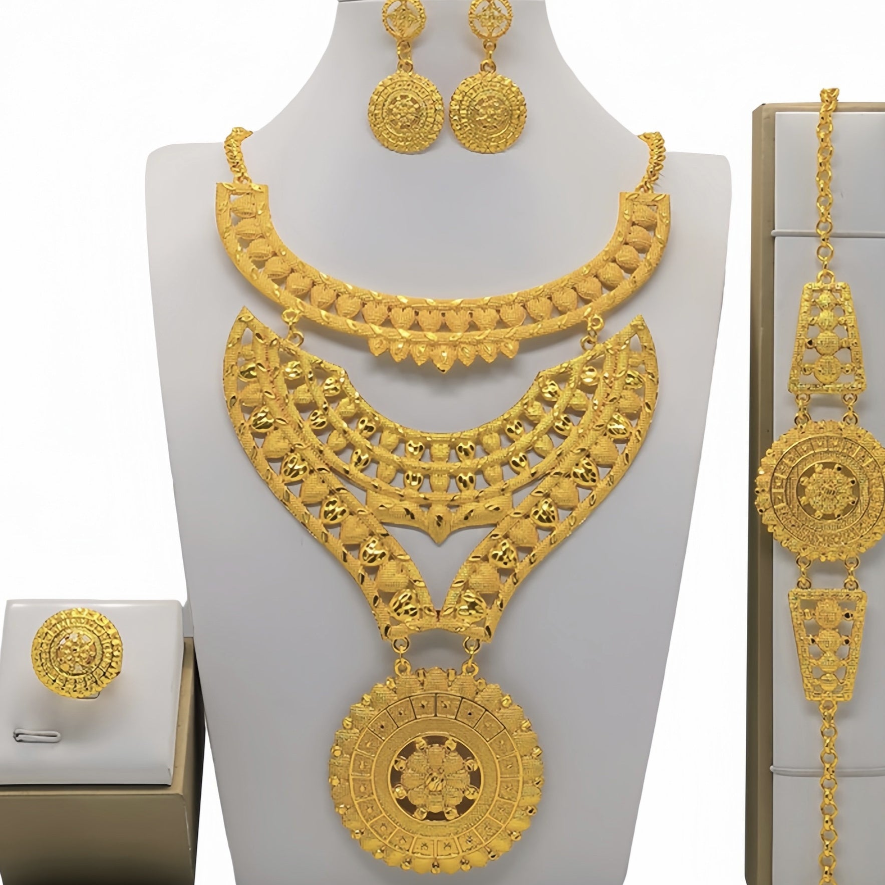 Traje de joyas de oro, collar, pulsera, pendientes y anillo de boda nupcial árabe