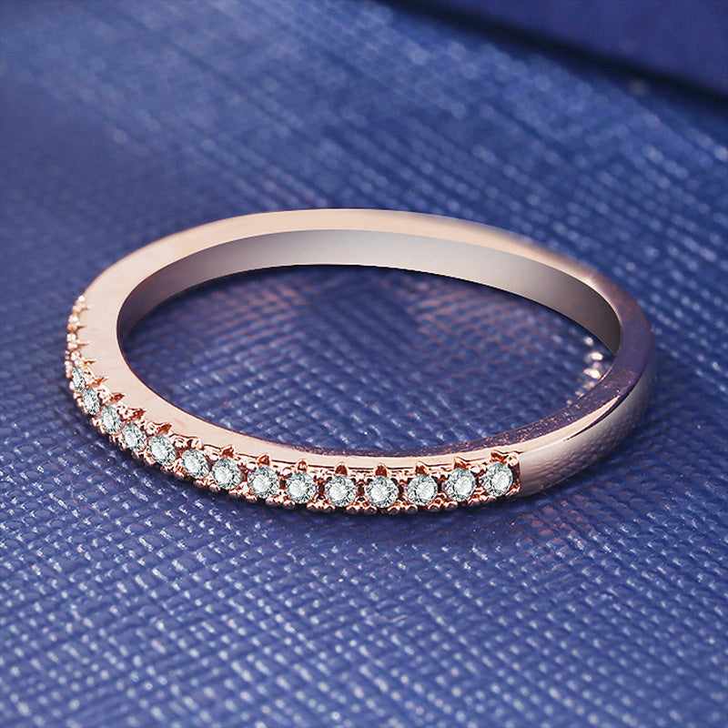 Damenring mit Zirkonia und Kristallband