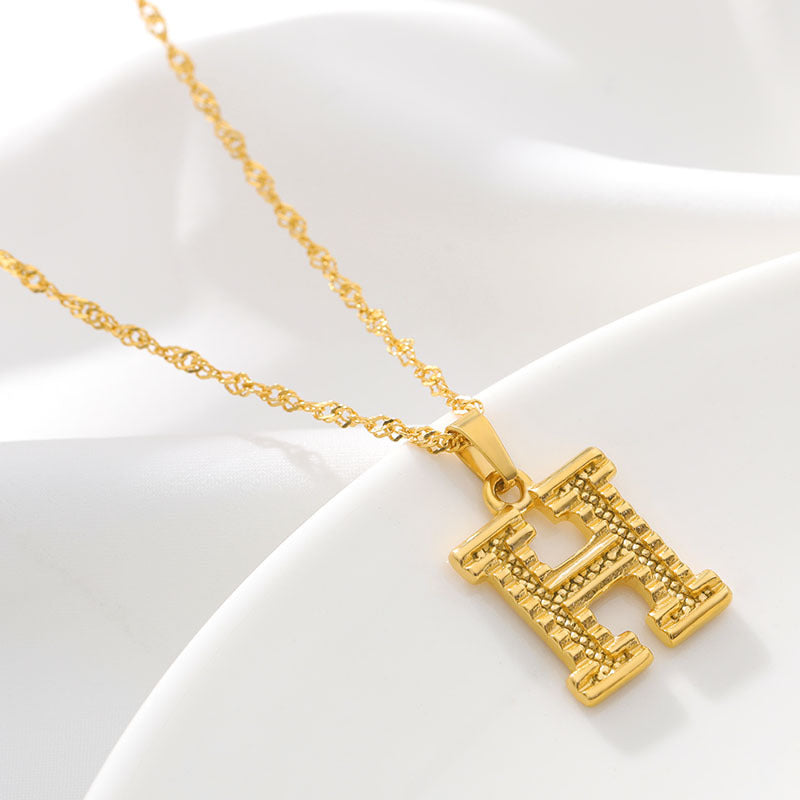 Halsketten mit goldenem Initialen-Alphabet-Namen