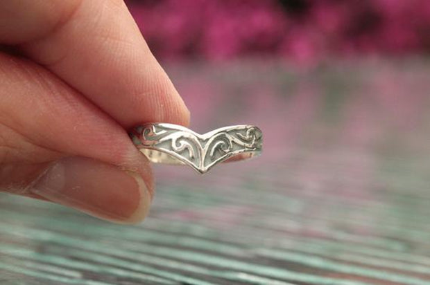 Vintage Mode Persönlichkeit Keltischer V-Form Leuchtender Sterling Silber Ring