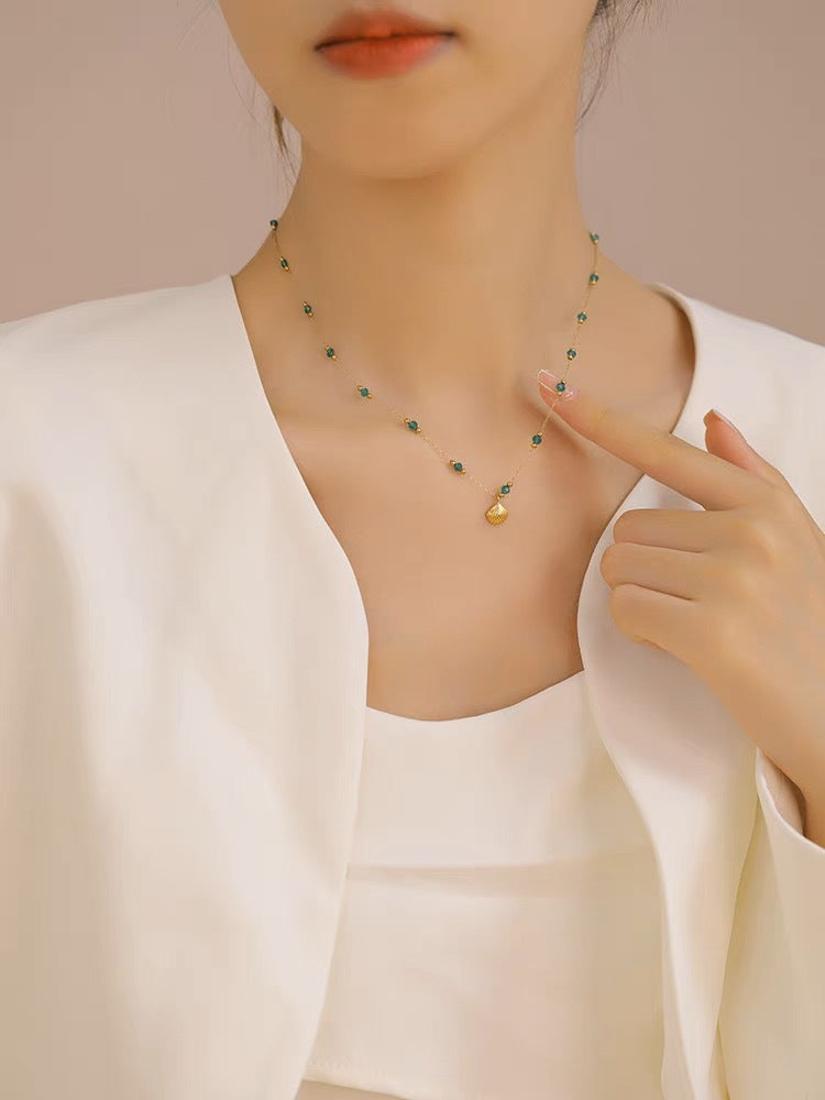 Green Crystal Shell Necklace Female New Light Luxury Niche Fashion Elegant Delicate Collarbone Chain Retro Temperament Necklace