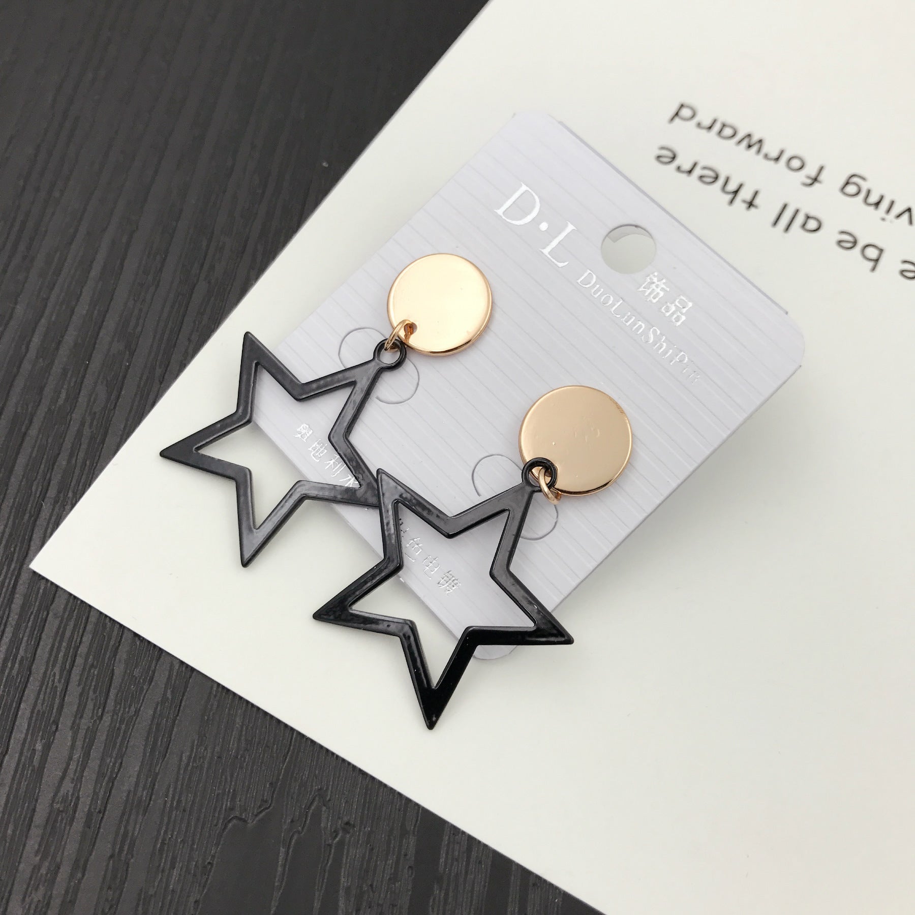 Koreanische Bogenquasten-Ohrringe asymmetrische Perlenblumen-Ohrringe