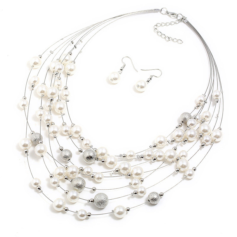 Collar con colgante de perlas multicapa