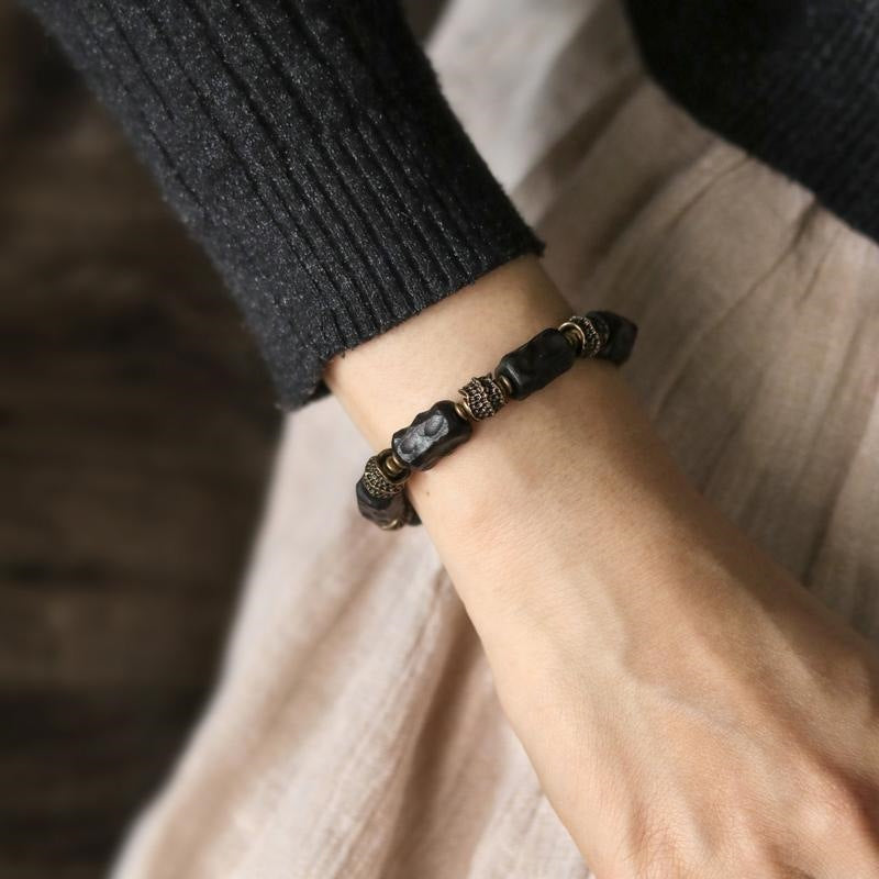 Pulsera de textura hecha a mano estilo étnico retro para mujer