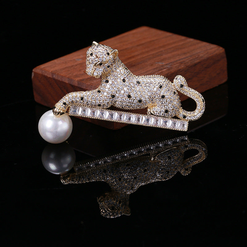 Broche de leopardo de cobre con micro circonitas, versión coreana, de moda
