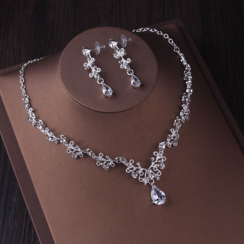 Brautschmuckset aus Silber mit Kristalltropfen