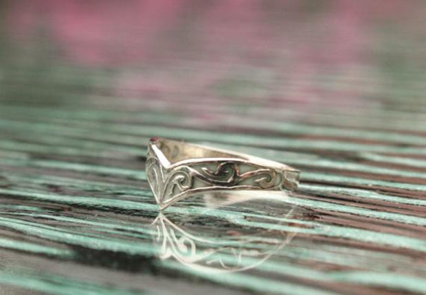 Vintage Mode Persönlichkeit Keltischer V-Form Leuchtender Sterling Silber Ring