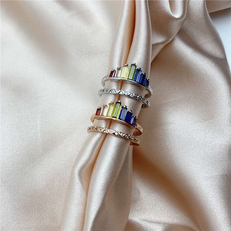 Ring mit Mikro-Regenbogen-Diamanten