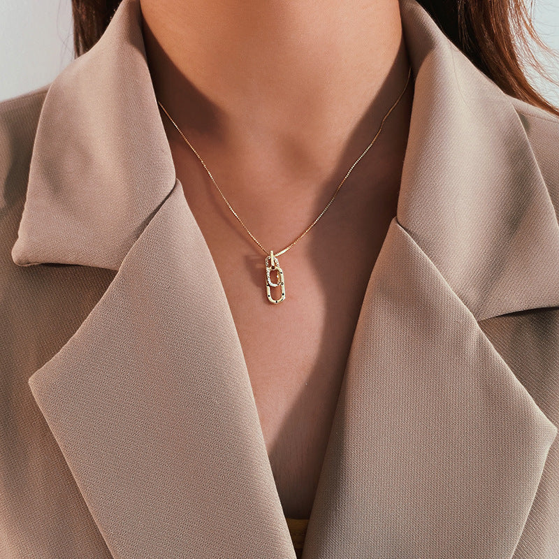 Collar entrelazado de plata de ley 925 con diseño femenino para clavícula