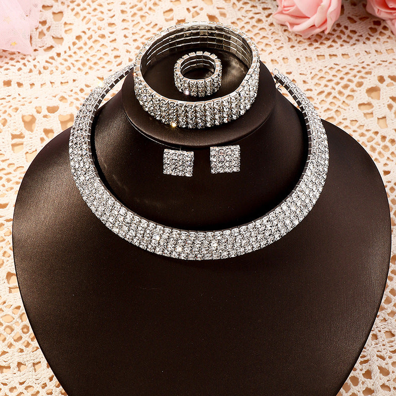 Schmuckset Elegante Strass-Quadrat-Ohrstecker-Halskette