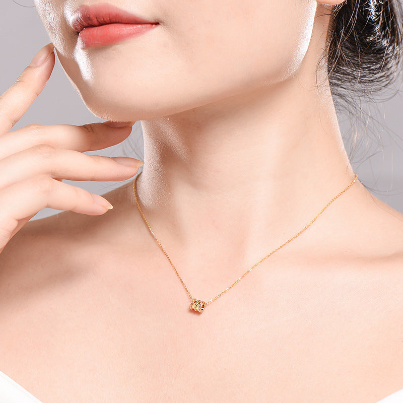 Collar con colgante de oro rosa de 18 quilates con temperamento