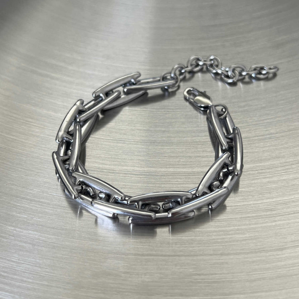 Nicht verblassendes Titan-Stahl-Armband für Herren im fortschrittlichen Design