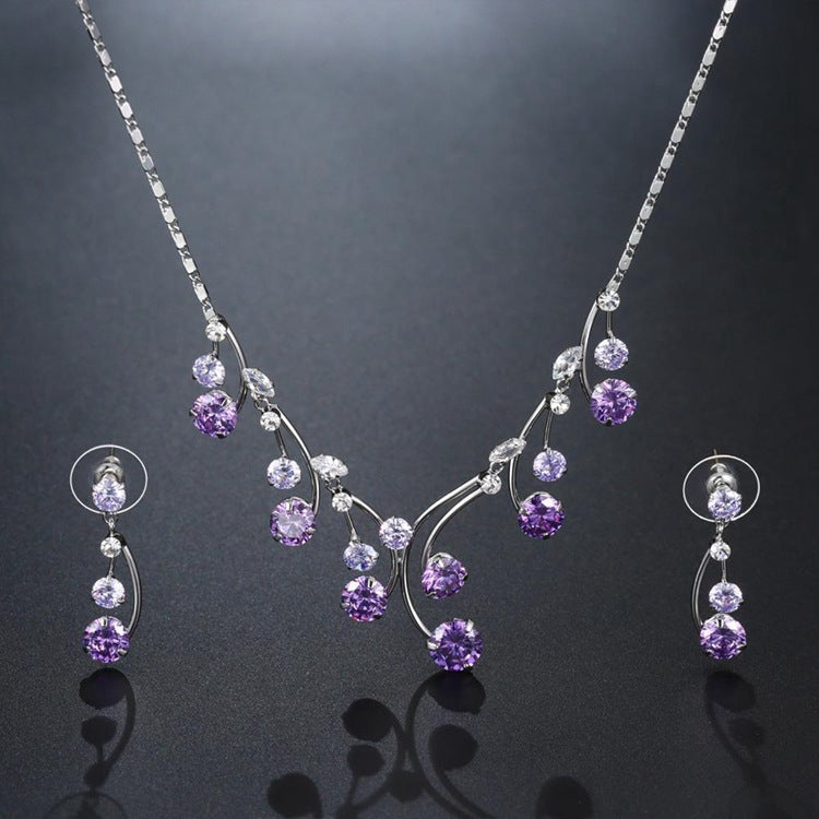 Lila Strass-Schmuckset mit Diamanten