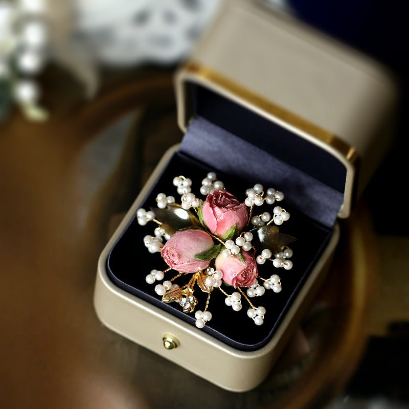 Vintage Flower Brooch Upscale Women's Elegant Delicate Pin Decorative Corsage