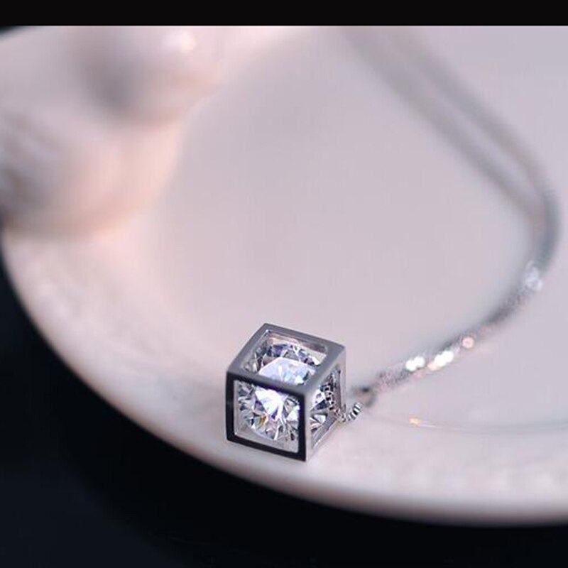 Halskette mit Zirkonia-Kristall-Würfel für Damen
