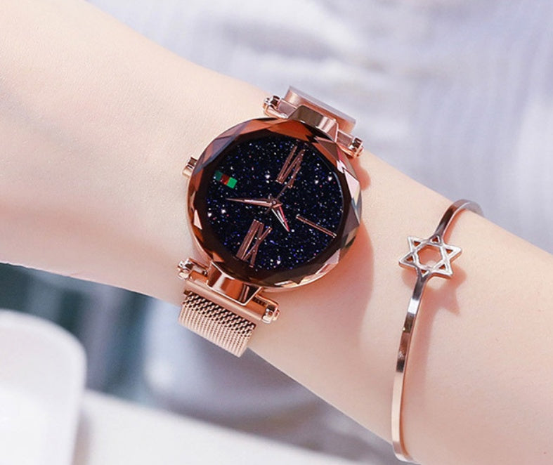 Reloj de mujer de cielo estrellado con correa de malla magnética y cuarzo de diamantes