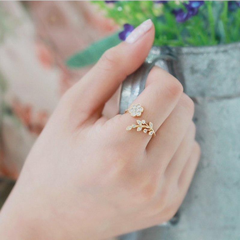 Heiße Mode Gold- und Silberfarben verdrehte Blätter, Wunschblumen-Ringe für DIY Geburtstagsgeschenk Party Schmuckringe