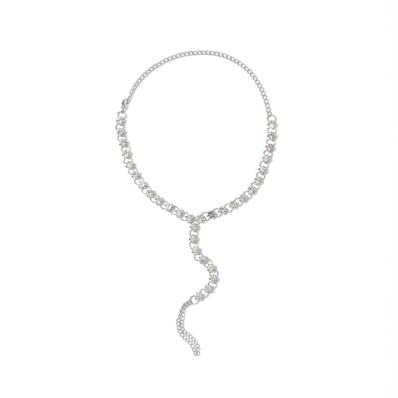 Accesorios de moda: tobillera de aleación con diamantes de imitación para mujer, ideal para sesiones de fotos en la calle.