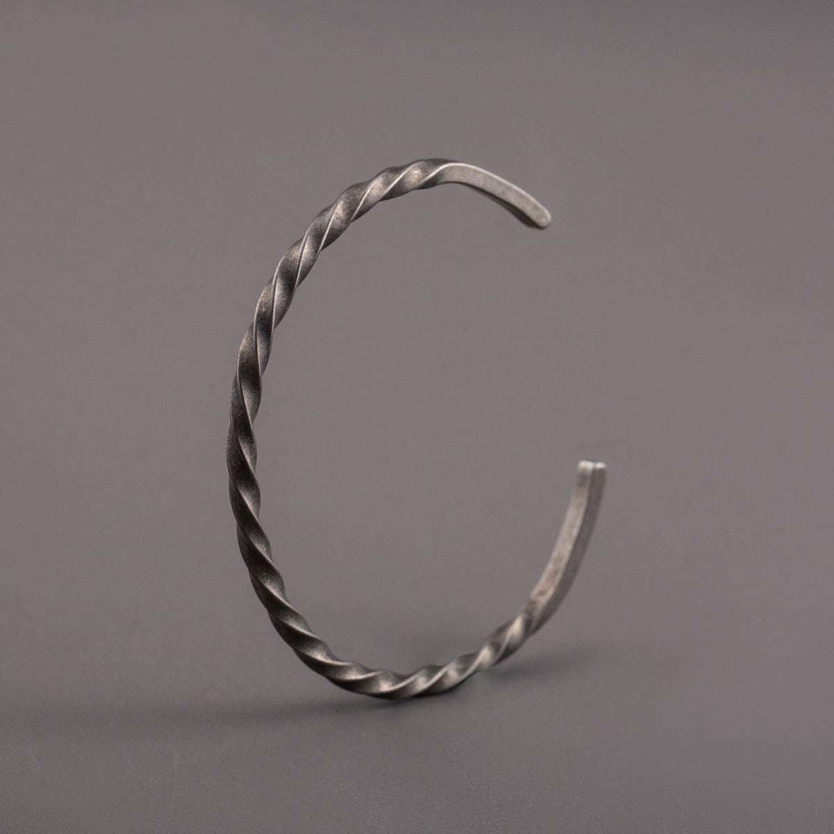 Pulsera cuadrada retorcida de acero de titanio de 3 mm estilo retro