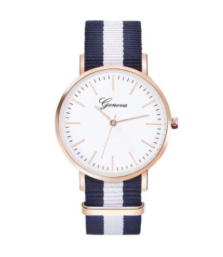 Liebhaber beobachten Frauenmodetrend Koreanische Version der einfachen Freizeit männliche Studenten Quarzuhr Nylon-Segeltuchband heißer Verkauf