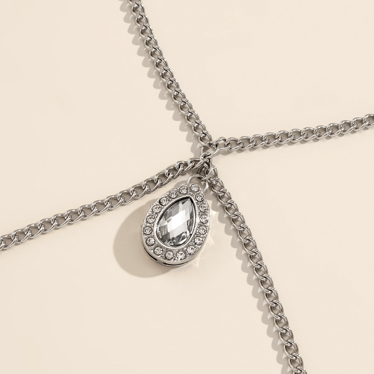 Collar de aleación con gotas sencillas de joyería y diamantes