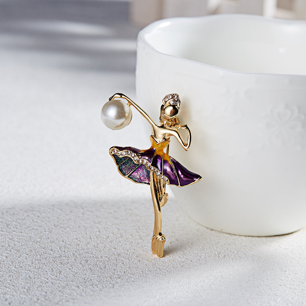 Broche de moda con personaje